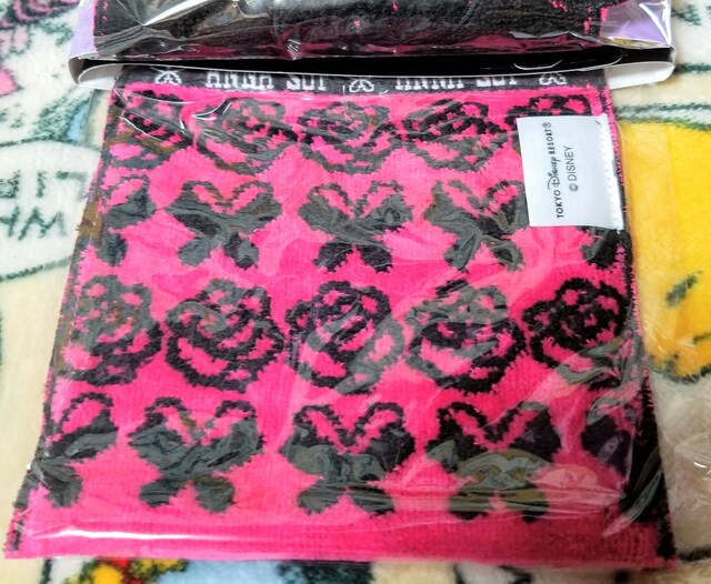 中古 Tdr Anna Sui タオルポーチ ロゴ入り ミニーの大きなお顔の価格をみる モバオク落札相場 オークファン Aucfan Com 中古 Tdr Anna Sui タオルポーチ ロゴ入り ミニーの大きなお顔の価格をみる モバオク落札相場 オークファン Aucfan Com