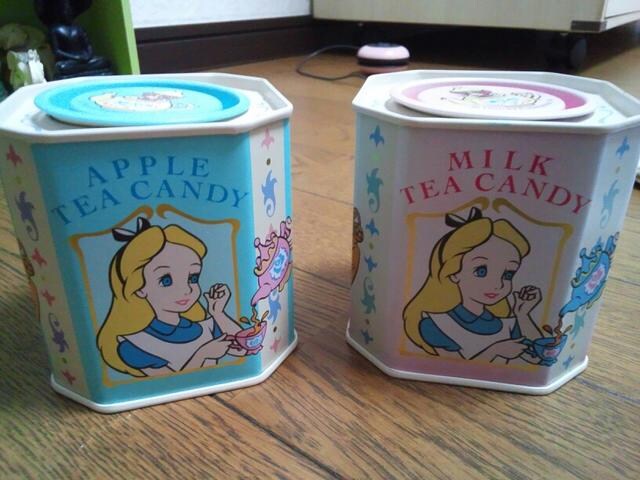 ディズニーランド スーベニア 不思議の国のアリス 紅茶の缶 新品 中古のオークション モバオク ディズニーランド スーベニア 不思議の国のアリス 紅茶の缶 新品 中古のオークション モバオク